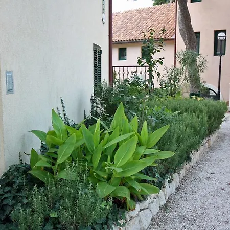 Rogoznica 3197a Rogoznica (Sibenik-Knin)