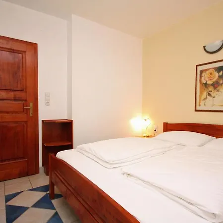 Rogoznica 3197a *